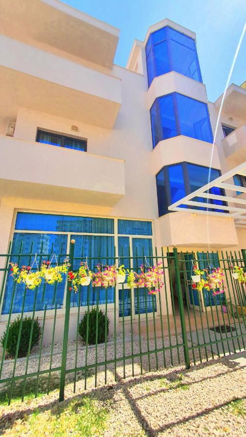 Vila Vera Durres Exterior photo